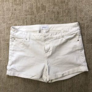 White celebrity pink shorts size 13 / 31